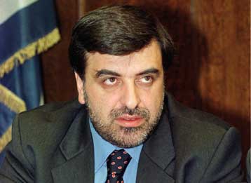 Θα προστατεύουμε τους εργαζόμενους από αυθαίρετες διώξεις