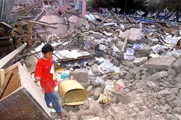 Πάνω από ένα τρισ. δρχ. το κόστος αποκατάστασης των ζημιών από τους σεισμούς