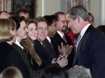 Με «στόχους και ταπεινότητα» θα προσεγγίζουν τα ζητήματα οι ΗΠΑ