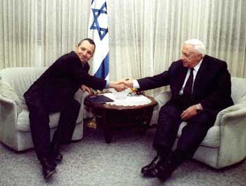 Υπουργός Αμυνας αναλαμβάνει ο Μπαράκ