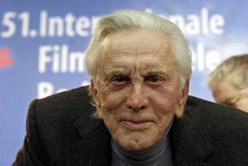 Το Φεστιβάλ τιμά τον Κερκ Ντάγκλας