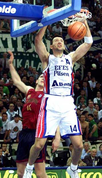 Η Ορτέζ διέλυσε 94-73 την Εφές Πίλσεν στο Β όμιλο της Suproleague