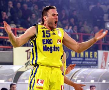 Ο Ραϊζενμπούχλερ έμεινε στο Περιστέρι, ο Μπρούγος έφυγε