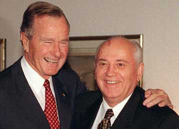 Τηλεοπτικός οικοδεσπότης με καλεσμένους ηγέτες αλλά και τον Πάπα