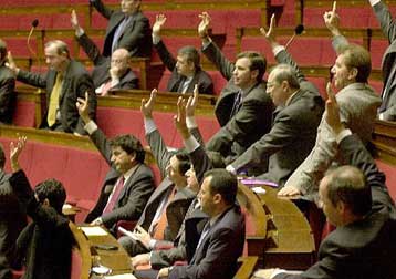 Νομοσχέδιο για τις γενοκτονίες των Γάλλων ετοιμάζουν βουλευτές