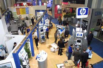 Εγκαίνια και παρουσίαση νέων υπηρεσιών από την CosmOTE