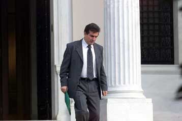 Αποκαλυπτικά στοιχεία παραδίδει ο Μ.Χρυσοχοΐδης στη Βουλή