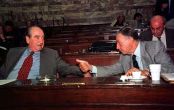 Ο Κ.Μητσοτάκης παρέπεμψε τον Αν.Παπανδρέου στο ειδικό δικαστήριο