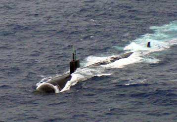 Aπόστρατος αξιωματούχος διοργάνωσε την περιήγηση των πολιτών