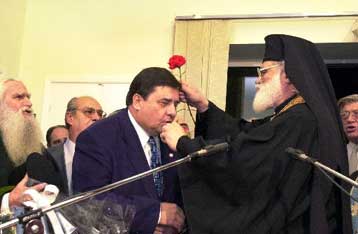 Με στίγμα θρησκευτικό στο πολιτικό προσκήνιο το κόμμα Καρατζαφέρη