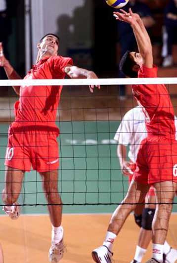 3-2 την Κνακ και βλέπει τετράδα στο Champions League