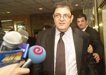 Με ποσοστό επί του τζίρου να εξαγοραστούν οι άδειες προτείνει ο Χρ.Βερελής