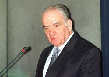 Διστακτικός ο Καρατζάς για τις νέες ρυθμίσεις στα πανωτόκια