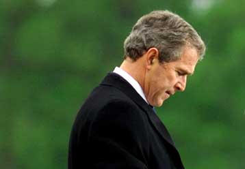 Συγγνώμη ζήτησε ο Μπους από την Ιαπωνία για τη βύθιση του αλιευτικού