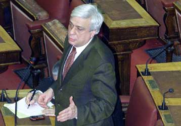 Δεν νοείται γιατρός – δημόσιος υπάλληλος, δηλώνει ο Παπαδόπουλος