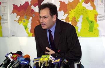 Ανταλλαγή καυστικών ανακοινώσεων για το αεροδρόμιο των Σπάτων