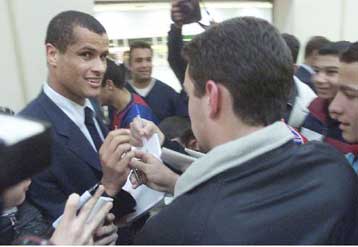 Ο Κλάιφερτ υποσχέθηκε όμως να μιλήσουν στο γήπεδο!