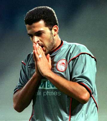 Σε δίλημμα ο Λεμονής για τον Ζε Ελίας