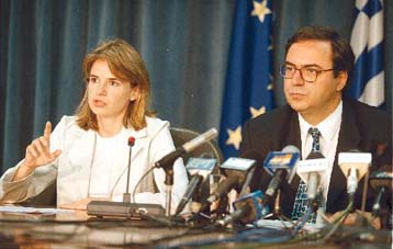 Στις 51.100 δρχ. για τις απολεσθείσες κάρτες