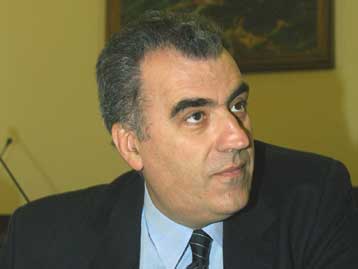 Δεν τίθεται θέμα αλλαγής του, ξεκαθάρισε