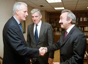 Κοινός στόχος να εγκριθούν και τα 24 επιχειρησιακά προγράμματα