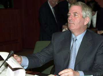 Ο προϋπολογισμός 2001 ασύμβατος με την οικονομική πολιτική της ΕΕ