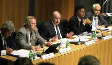 Ακαρπη η συνάντηση με FIFA, UEFA