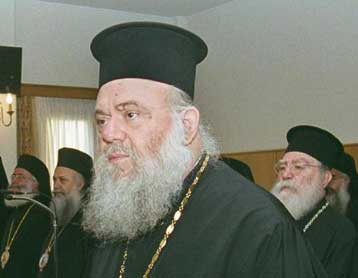 Τον κατηγορεί για «πραξικόπημα» έναντι του Φαναρίου