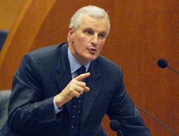 Μόνο τρία από τα 24 προγράμματα ενδέχεται να εγκρίνει ο Μ.Μπαρνιέ