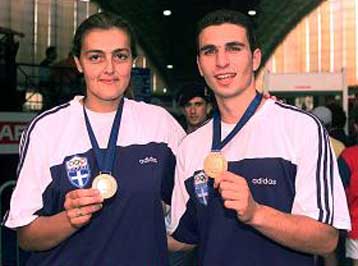 Ένα αργυρό και πέντε χάλκινα