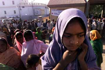 O Εγκέλαδος ξαναθυμήθηκε το Γκουζαράτ