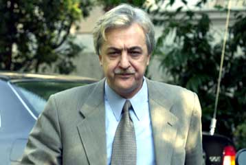 Ριζικές αλλαγές εντός του 2001, προαναγγέλλει ο Αλ.Παπαδόπουλος