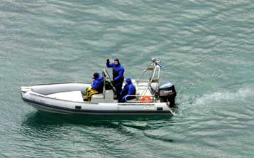 Ανελκύθηκε τμήμα του ελικοπτέρου του ΕΚΑΒ