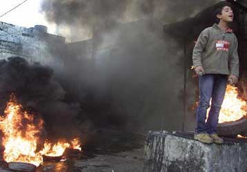 Πολιτικοί ελιγμοί Σαρόν, ενόσω βράζει το καζάνι στη Μέση Ανατολή