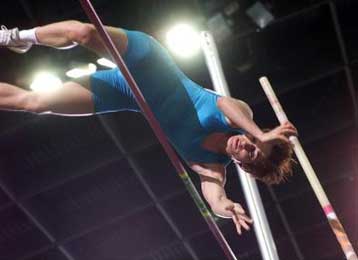 Η Τσιλιγκίρη πέρασε τα 4,26μ. – Παγκόσμιο ρεκόρ η Ντραγκίλα