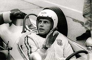 Ο Τρεντινιάν πρωταγωνιστεί με την κόρη του στην «Κωμωδία στην αποβάθρα ενός σταθμού»