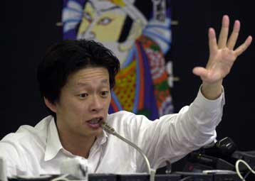 Πιέσεις στο ευρώ από φήμες για αναδιάρθρωση των συναλλαγματικών διαθεσίμων της ΤτΕ