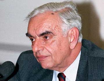 Πιθανός στόχος τρομοκρατών η πρόεδρος του «Αθήνα 2004», δηλώνει ο Στρ.Στρατήγης