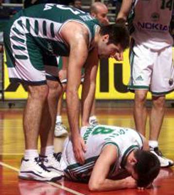 Ο Παναθηναϊκός πήρε όμως τη νίκη 99-95, με έμφραγμα από το Φώτση