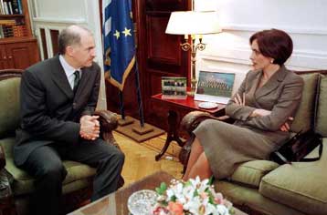 Aριστη η διμερής και περιφερειακή συνεργασία, διαπιστώνουν οι Γ.Παπανδρέου και Ν.Μιχαΐλοβα