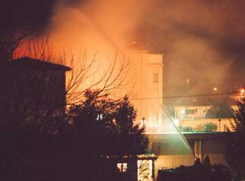 Είκοσι τέσσερις τραυματίες από πυρκαγιά σε κλινική κοντά στο Παρίσι