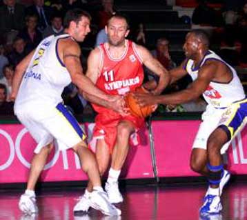 Ένας συνεχίζει και ένας εγκατέλειψε