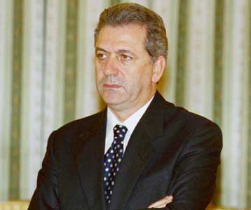 Ουραγός η Ελλάδα στην Ευρώπη, παρά τα 20 χρόνια θυσίας του λαού, τονίζει ο Αβραμόπουλος