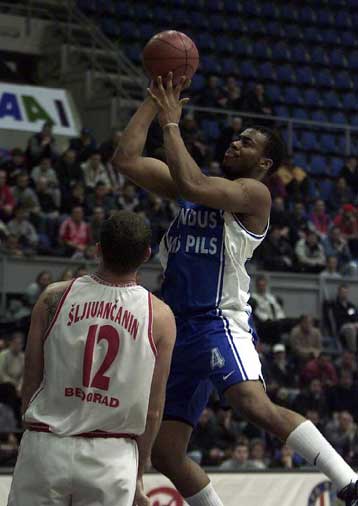 Κεκλεισμένων των θυρών η ρεβάνς Αντβέρπ – Ερυθρού Αστέρα στο Σαπόρτα, που διακόπηκε την Τρίτη