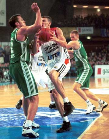 Καρδιακή αρρυθμία ο Ρέμπρατσα – Αμφίβολος για τον αγώνα με τη Σιένα την Πέμπτη