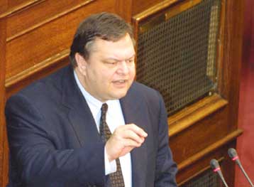 «Πόλεμος» στη Βουλή μεταξύ Καραμανλή και Βενιζέλου για τη διαπλοκή