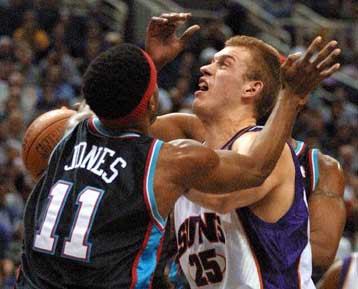 Γαμήλιο πάρτι για τον Τσακαλίδη οι Σανς κόντρα στους Μπουλς – Πρώτη αναμέτρηση «Τζέικ» – Τάρλατς στο