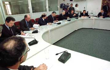 Ξεκινά η συζήτηση για το «άνοιγμα» 90 κλειστών επαγγελμάτων