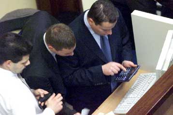 Σε επενδύσεις τοποθετήθηκε το 72,7% των αντληθέντων από το ΧΑΑ κεφαλαίων των εισηγμένων