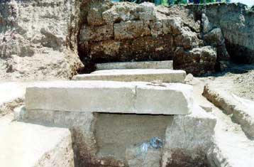 Έξι ασύλητοι αρχαίοι τάφοι ανακαλύφθηκαν στην Τούμπα Θεσσαλονίκης